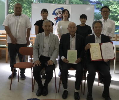 贈呈式に参加の皆様で