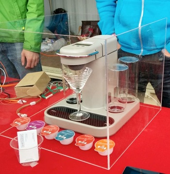 カクテル自動作成装置