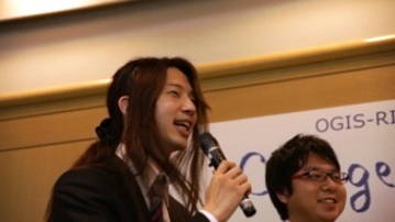 D`[@g
