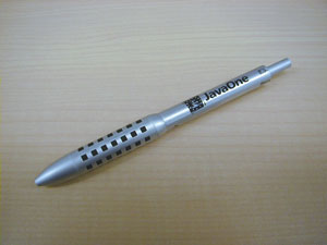 JavaOne 2002 present(pen)